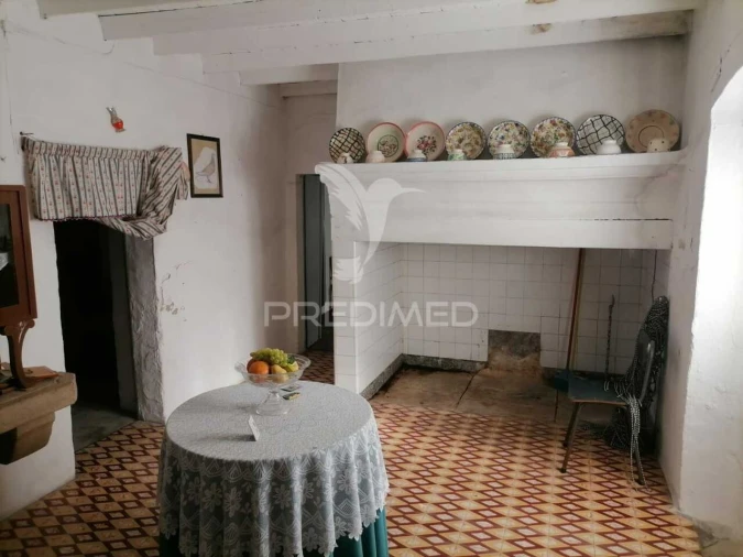 Moradia T4 para Venda em Alagoa Foto 17