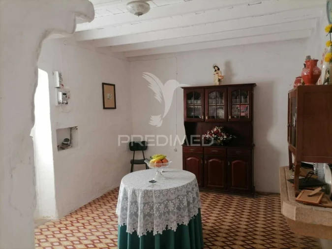 Moradia T4 para Venda em Alagoa Foto 18