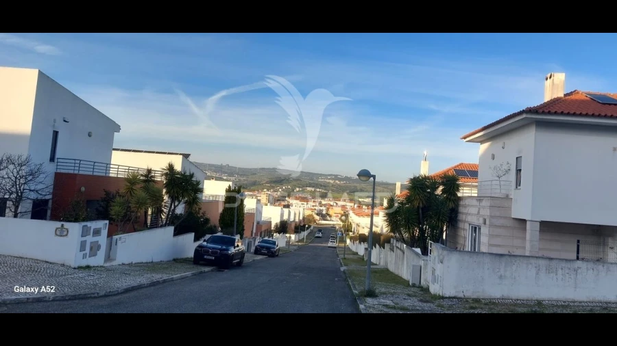Terreno para Venda em Loures
