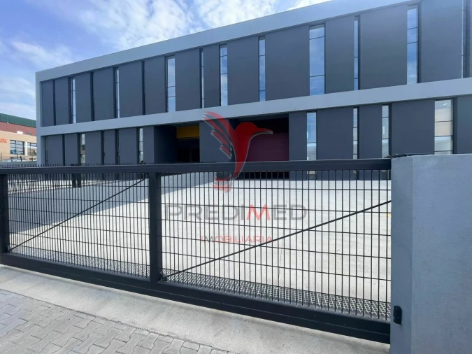 Armazém para Arrendamento em Santo António dos Cavaleiros e Frielas Foto 15