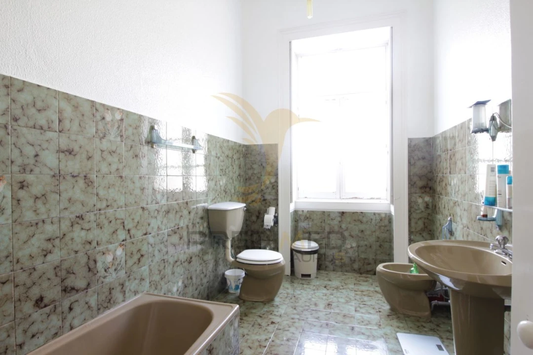 Moradia T4 para Venda em Funchal (Santa Maria Maior) Foto 6