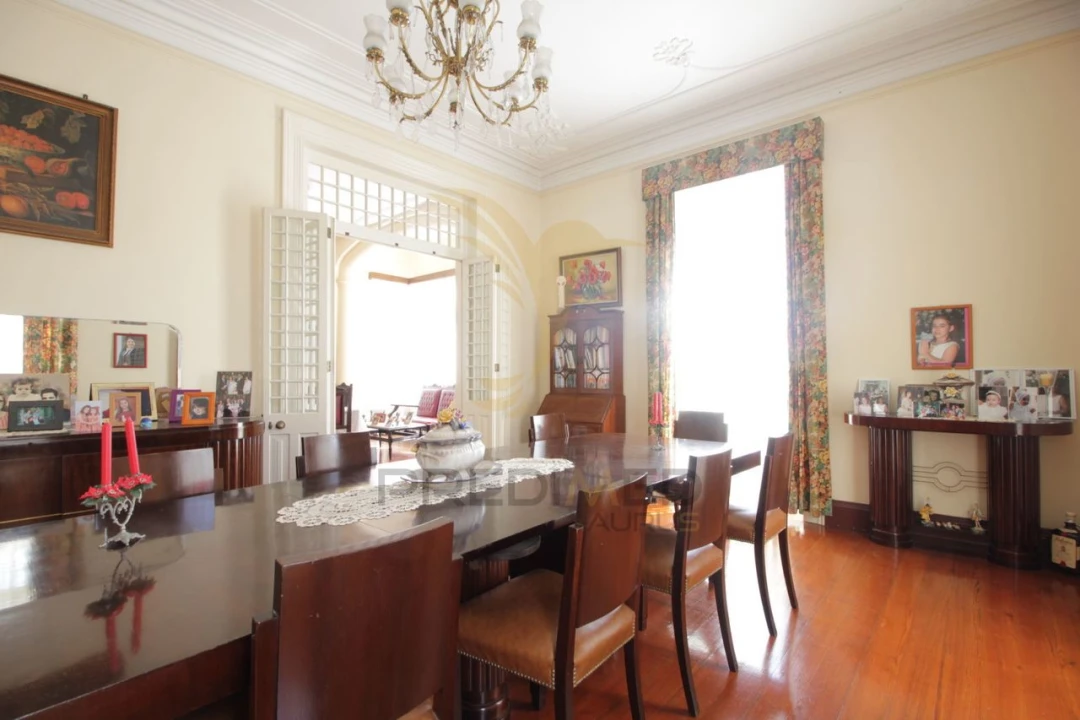 Moradia T4 para Venda em Funchal (Santa Maria Maior) Foto 3