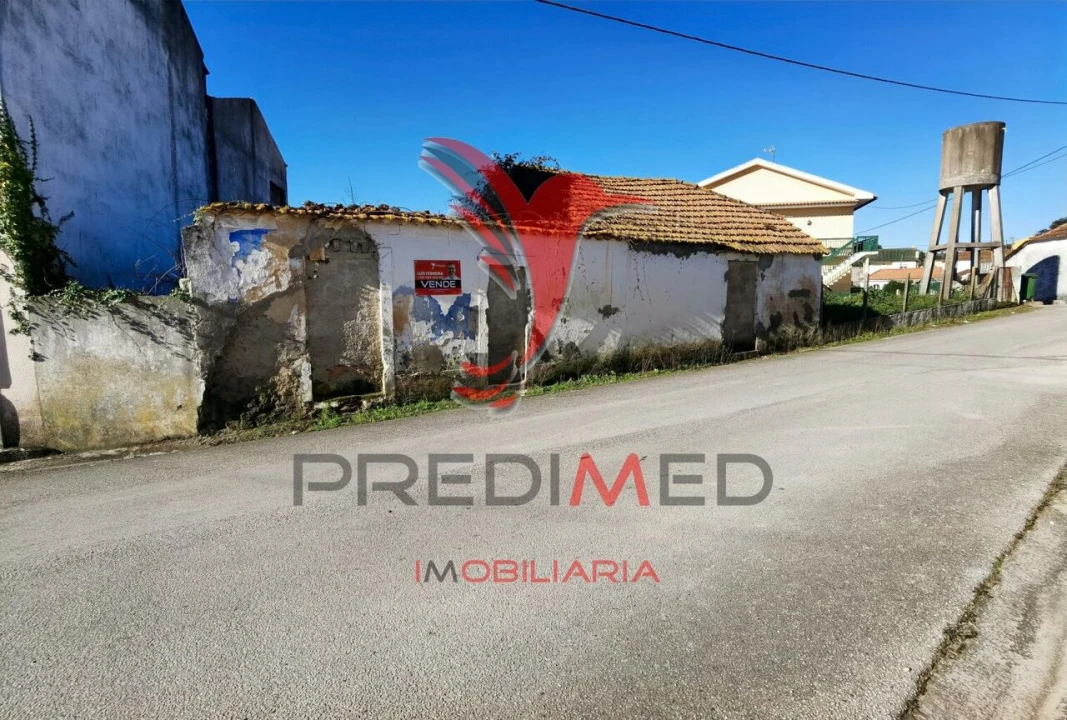 Moradia T2 para Venda em Azoia de Cima e Tremês Foto 3