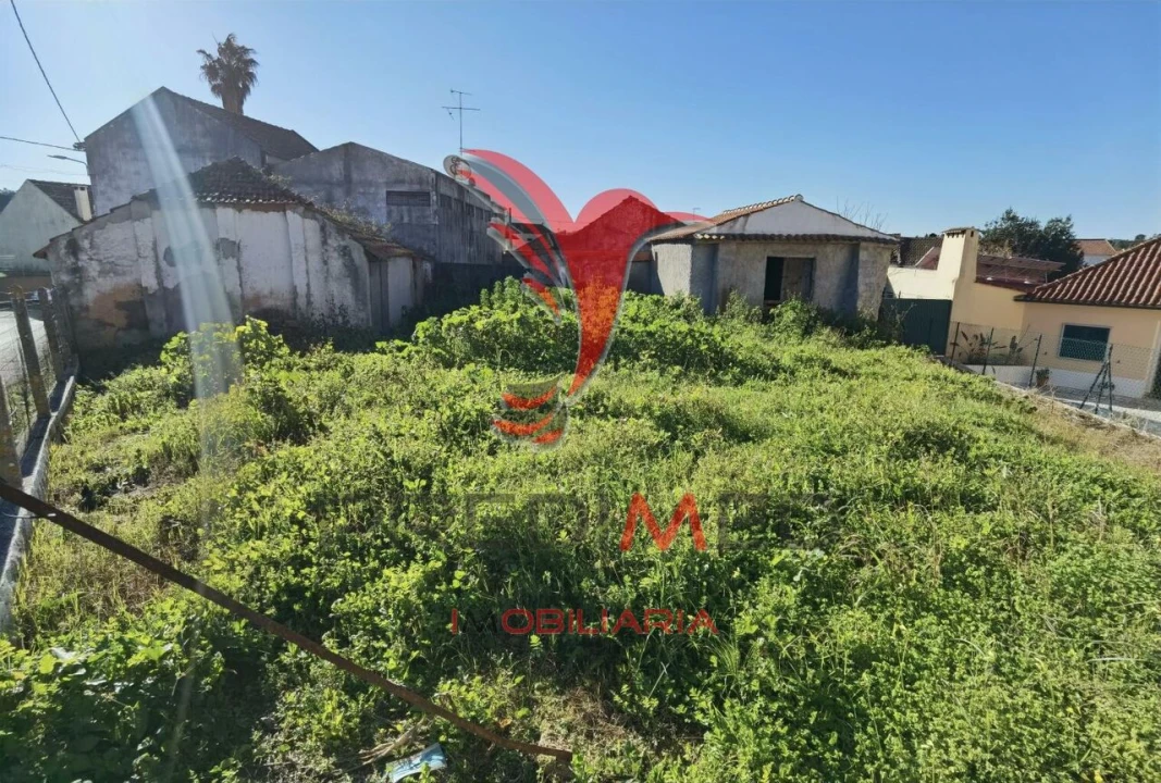 Moradia T2 para Venda em Azoia de Cima e Tremês Foto 9