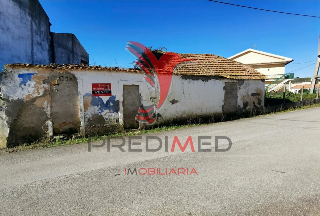 Moradia T2 para Venda em Azoia de Cima e Tremês Foto 1