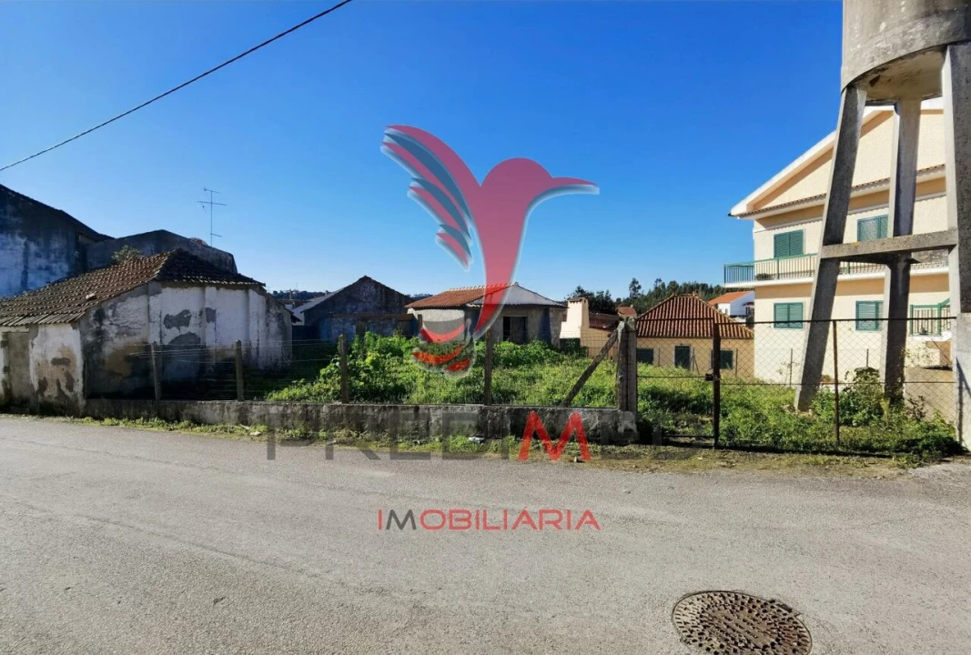 Moradia T2 para Venda em Azoia de Cima e Tremês Foto 14