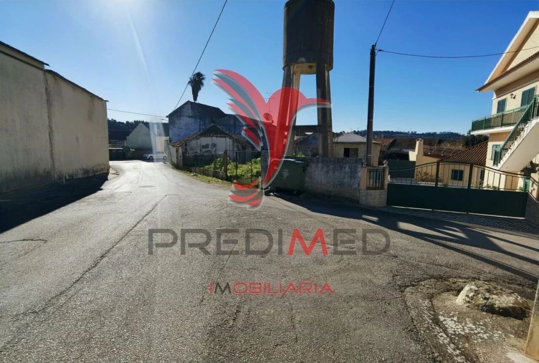 Moradia T2 para Venda em Azoia de Cima e Tremês Foto 18