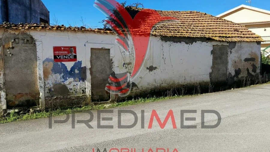 Moradia T2 para Venda em Azoia de Cima e Tremês