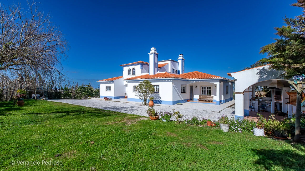 Moradia T5 para Venda em Encarnação Foto 41