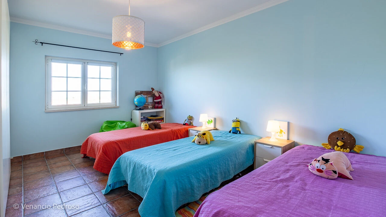 Moradia T5 para Venda em Encarnação Foto 24