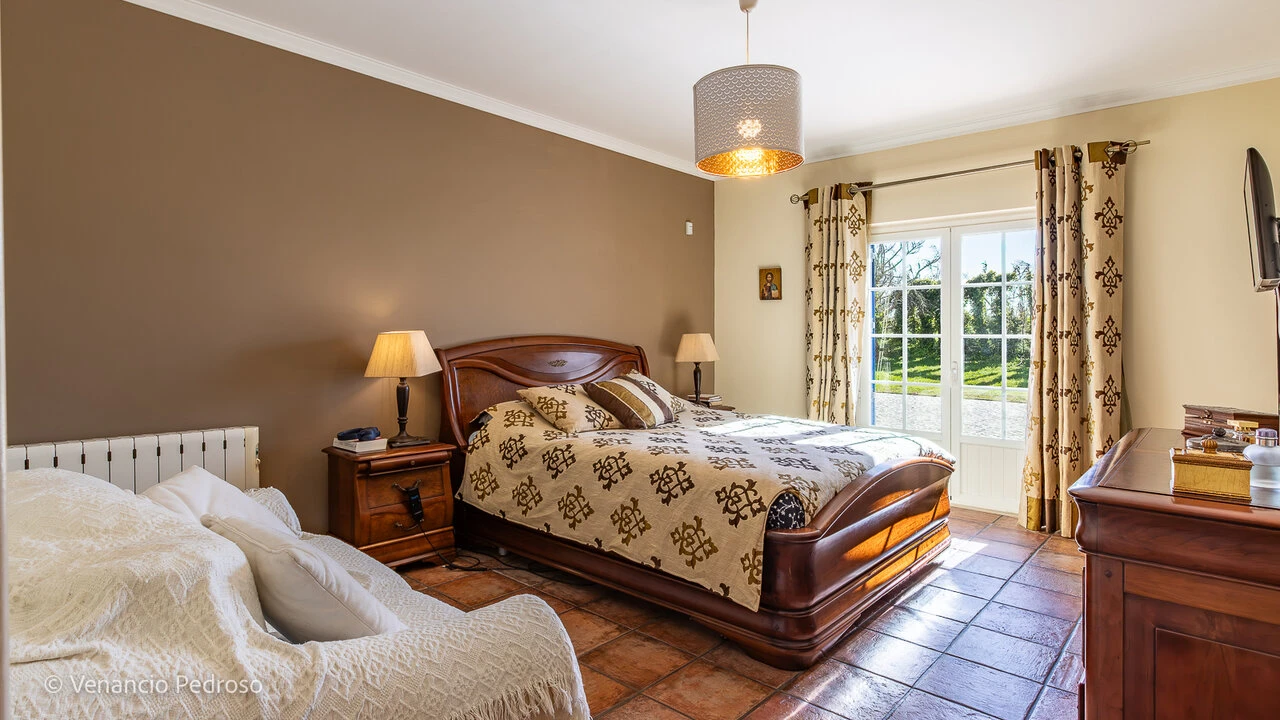 Moradia T5 para Venda em Encarnação Foto 26