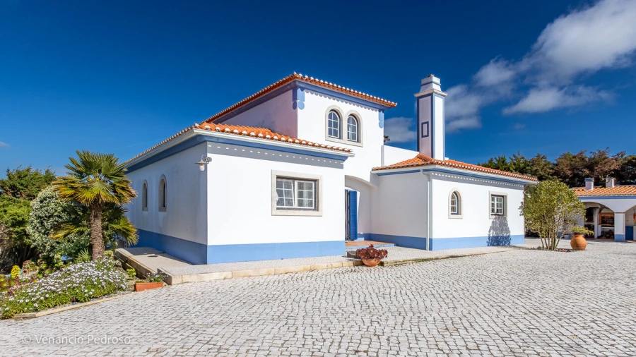 Moradia T5 para Venda em Encarnação Foto 40