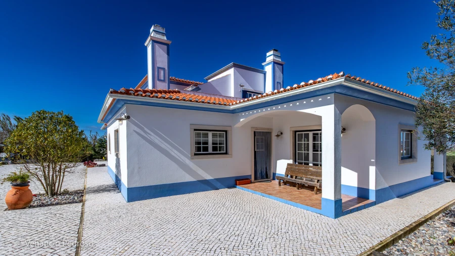 Moradia T5 para Venda em Encarnação Foto 10