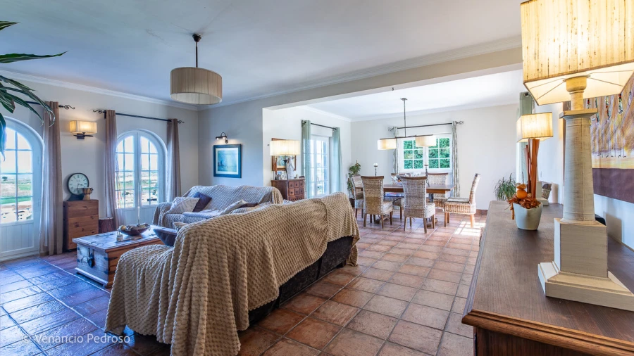 Moradia T5 para Venda em Encarnação Foto 14