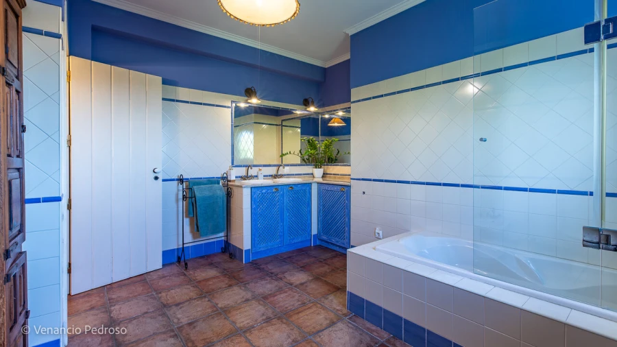 Moradia T5 para Venda em Encarnação Foto 23