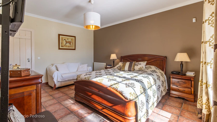 Moradia T5 para Venda em Encarnação Foto 27