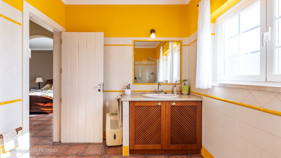 Moradia T5 para Venda em Encarnação Foto 28