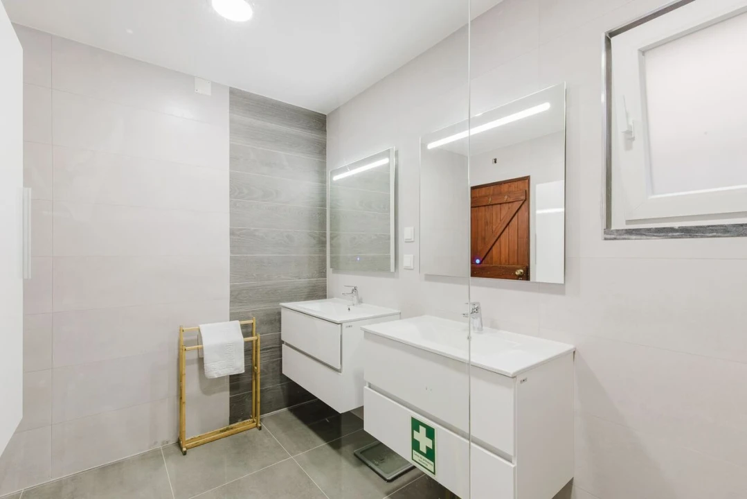 Moradia T4 para Venda em São Pedro da Cadeira Foto 26