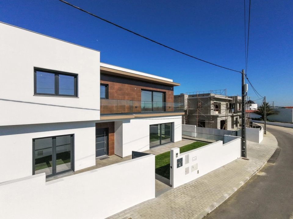 Moradia T4 para Venda em Silveira Foto 6