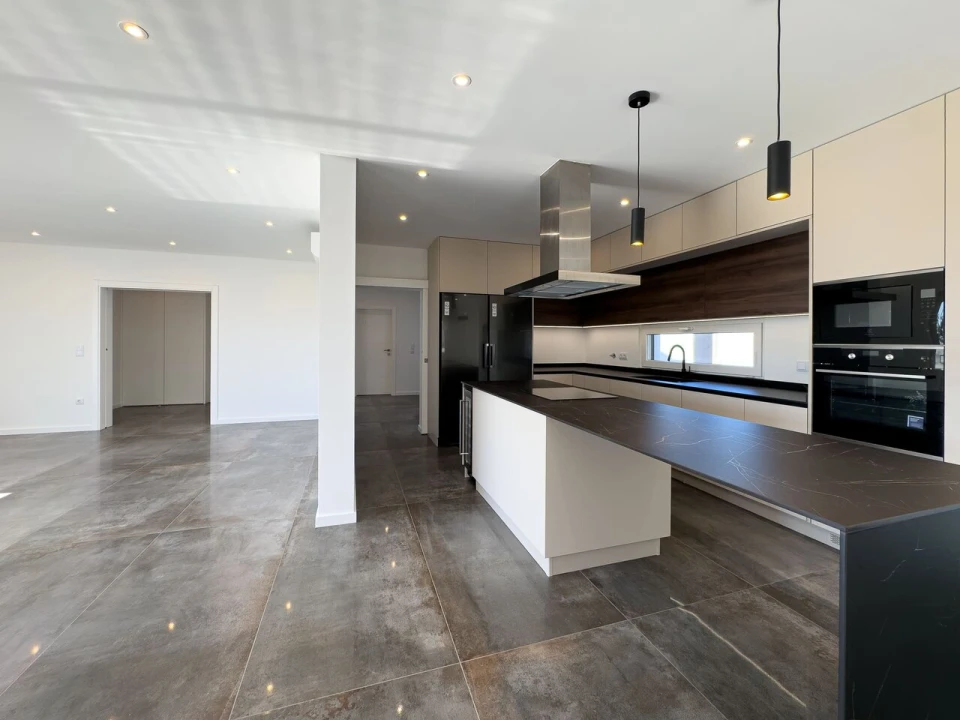 Moradia T4 para Venda em Silveira Foto 2