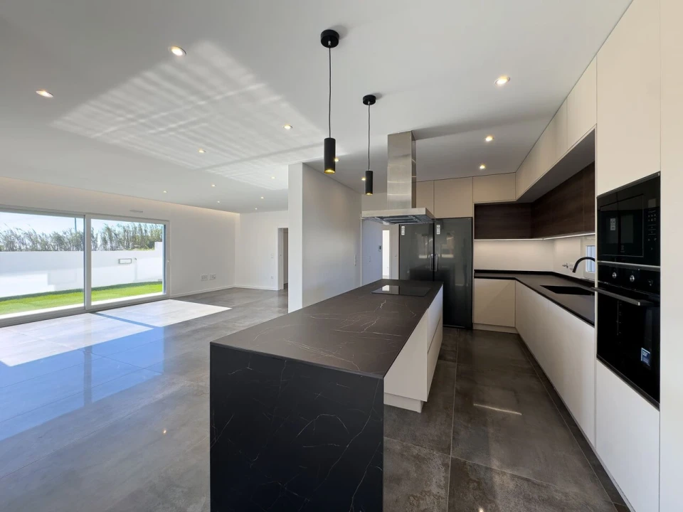 Moradia T4 para Venda em Silveira Foto 13