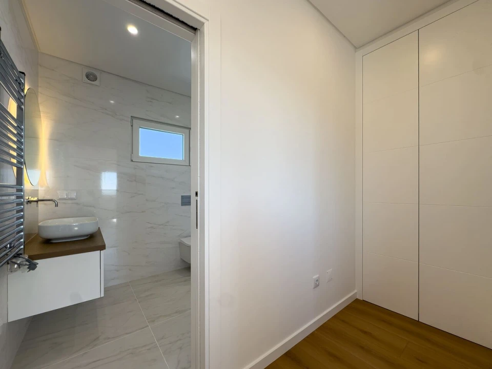 Moradia T4 para Venda em Silveira Foto 27