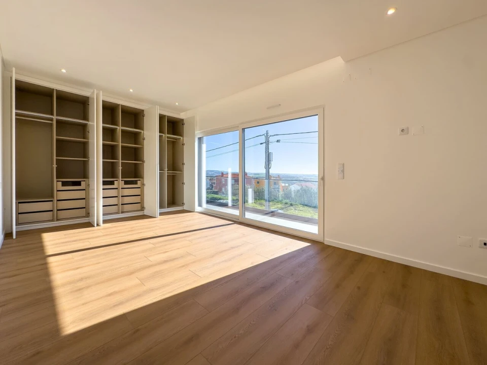 Moradia T4 para Venda em Silveira Foto 35