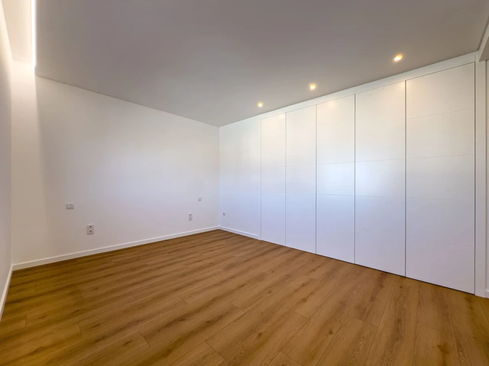 Moradia T4 para Venda em Silveira Foto 39