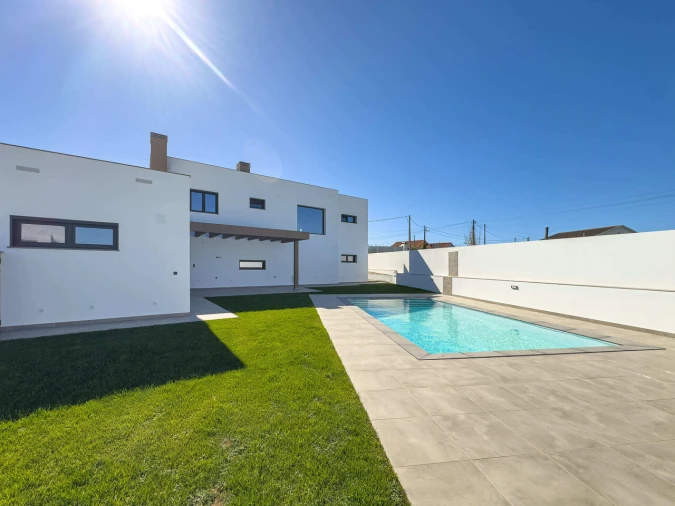 Moradia T4 para Venda em Silveira Foto 18