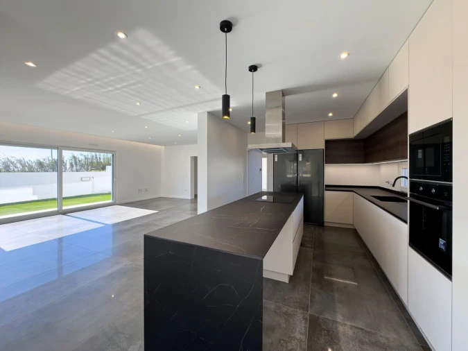 Moradia T4 para Venda em Silveira Foto 13