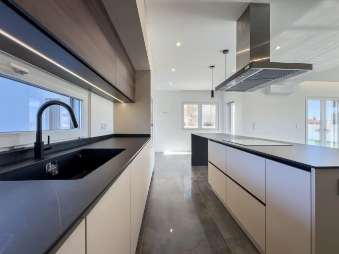 Moradia T4 para Venda em Silveira Foto 15