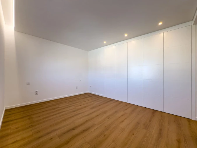 Moradia T4 para Venda em Silveira Foto 39