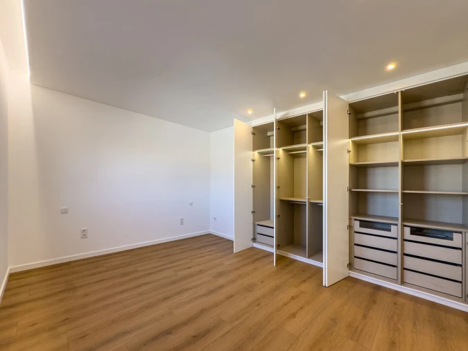 Moradia T4 para Venda em Silveira Foto 40