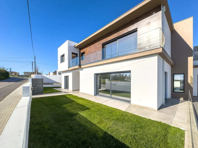 Moradia T4 para Venda em Silveira Foto 49