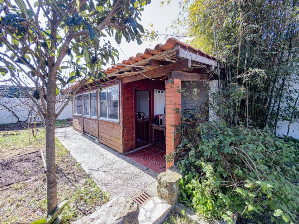 Moradia T2 para Venda em São Pedro da Cadeira Foto 32