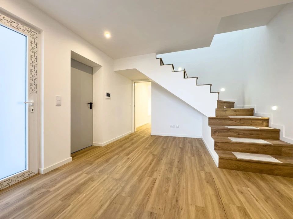 Moradia T4 para Venda em Silveira Foto 24