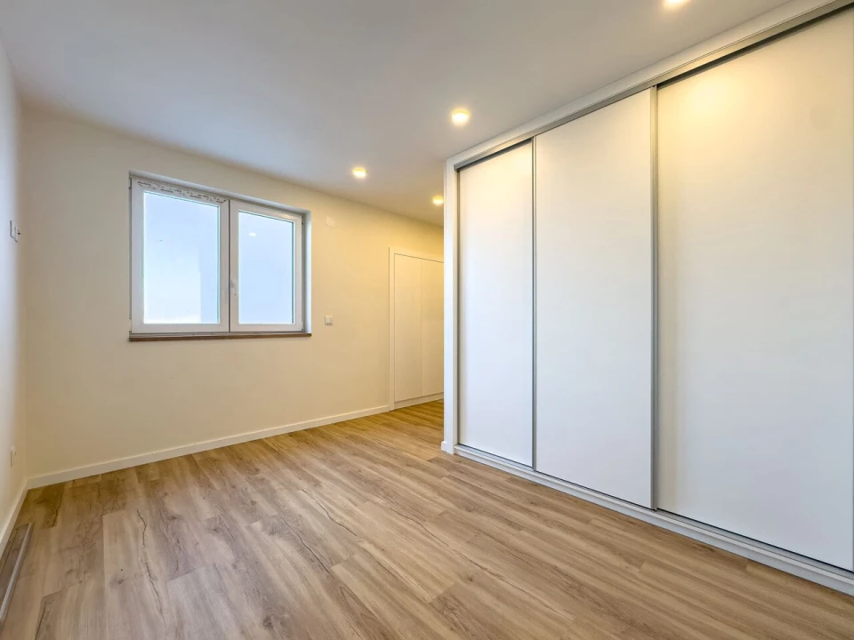 Moradia T4 para Venda em Silveira Foto 29