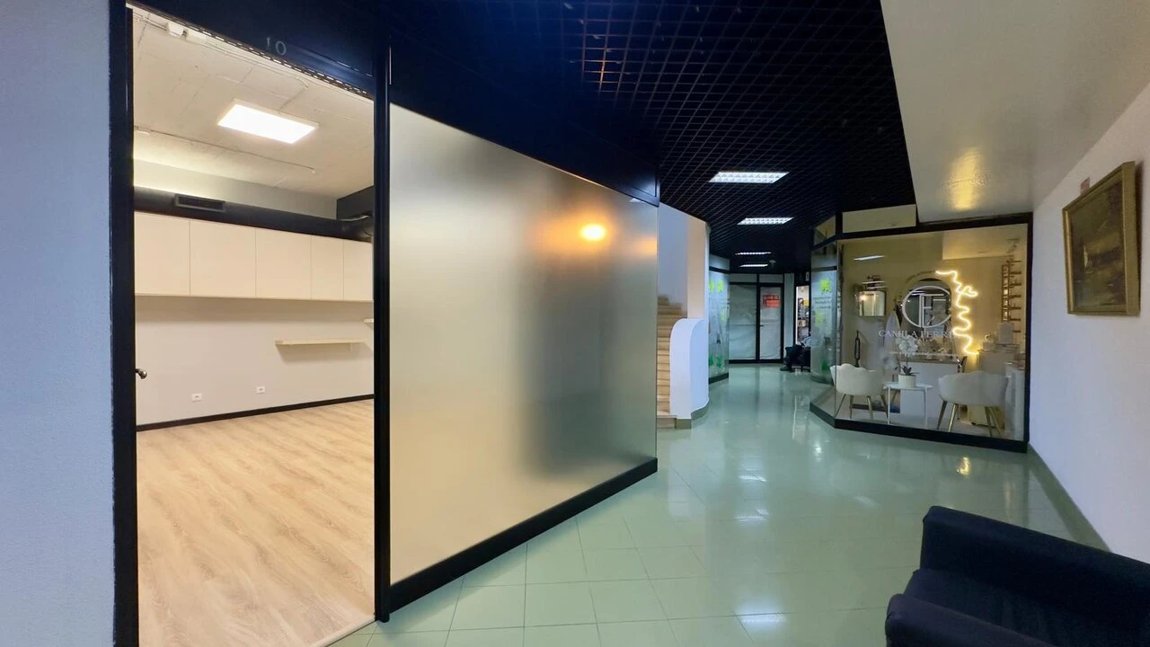 Loja para Arrendamento em Ericeira Foto 1