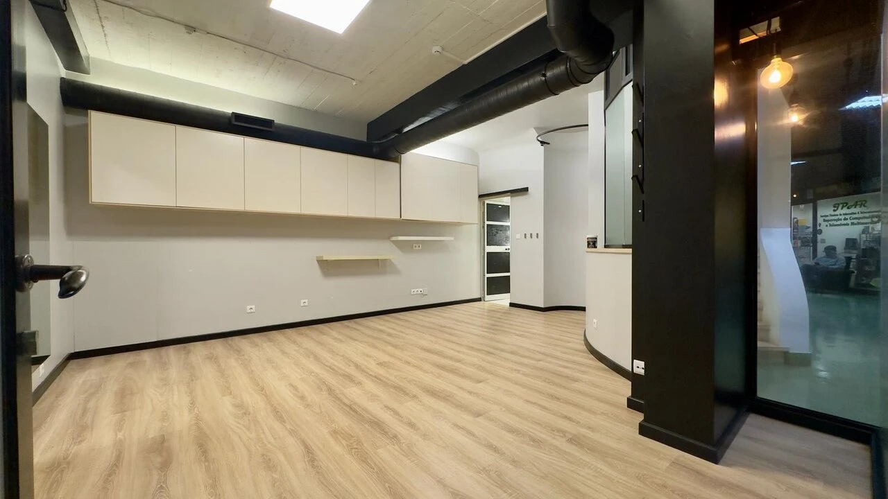 Loja para Arrendamento em Ericeira Foto 5