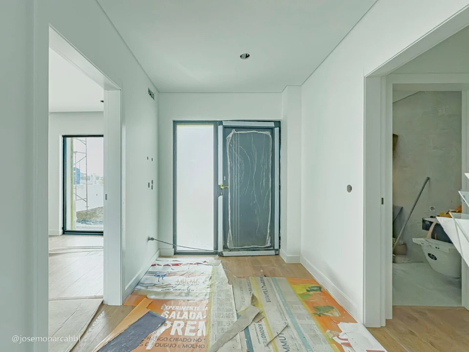 Moradia T4 para Venda em Igreja Nova e Cheleiros Foto 12