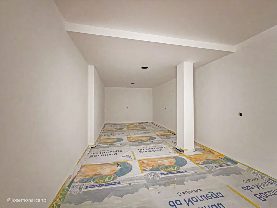 Moradia T4 para Venda em Igreja Nova e Cheleiros Foto 29