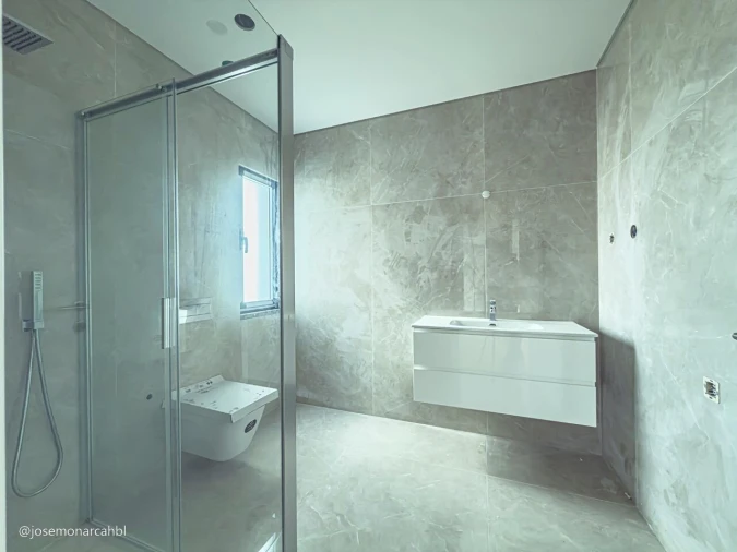 Moradia T4 para Venda em Igreja Nova e Cheleiros Foto 26