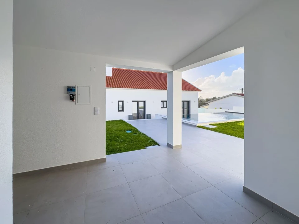 Moradia T4 para Venda em Carvoeira Foto 10