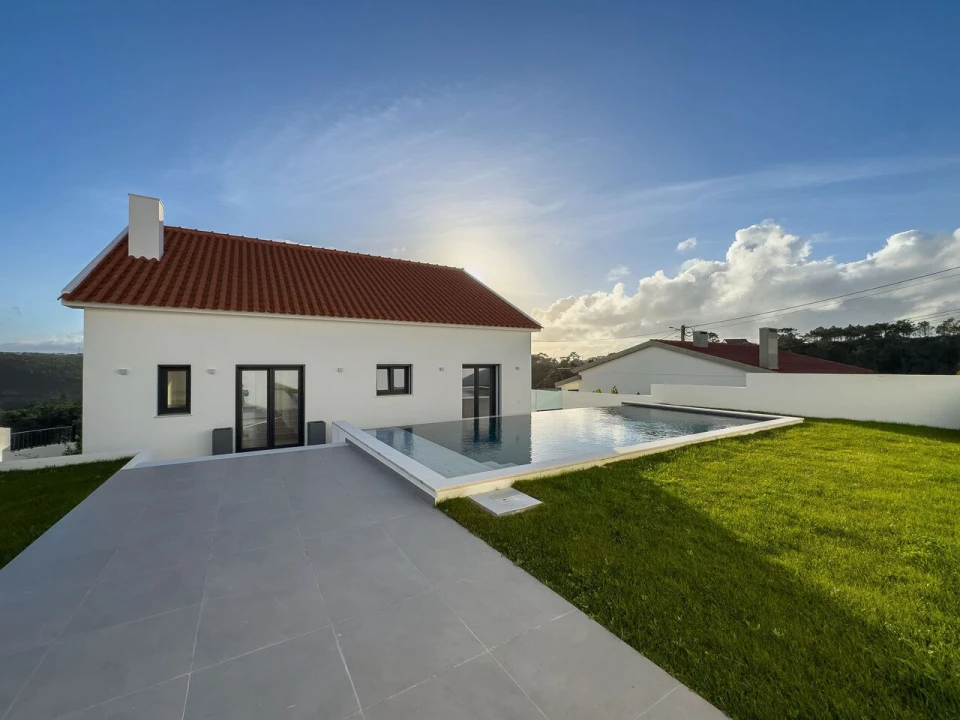 Moradia T4 para Venda em Carvoeira Foto 34