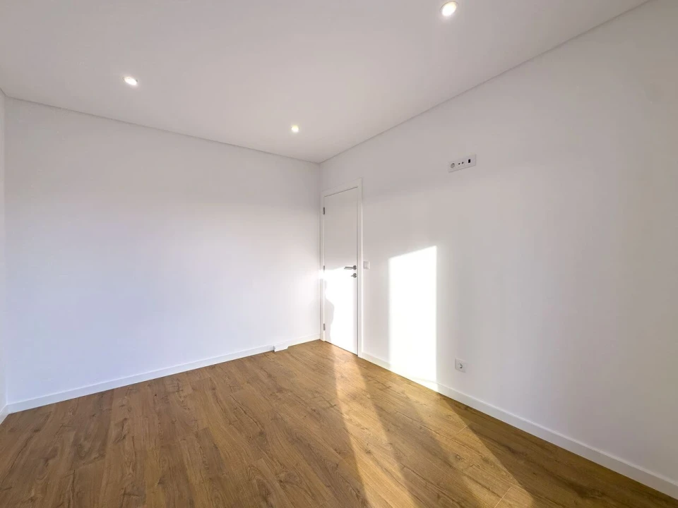 Moradia T4 para Venda em Carvoeira Foto 17