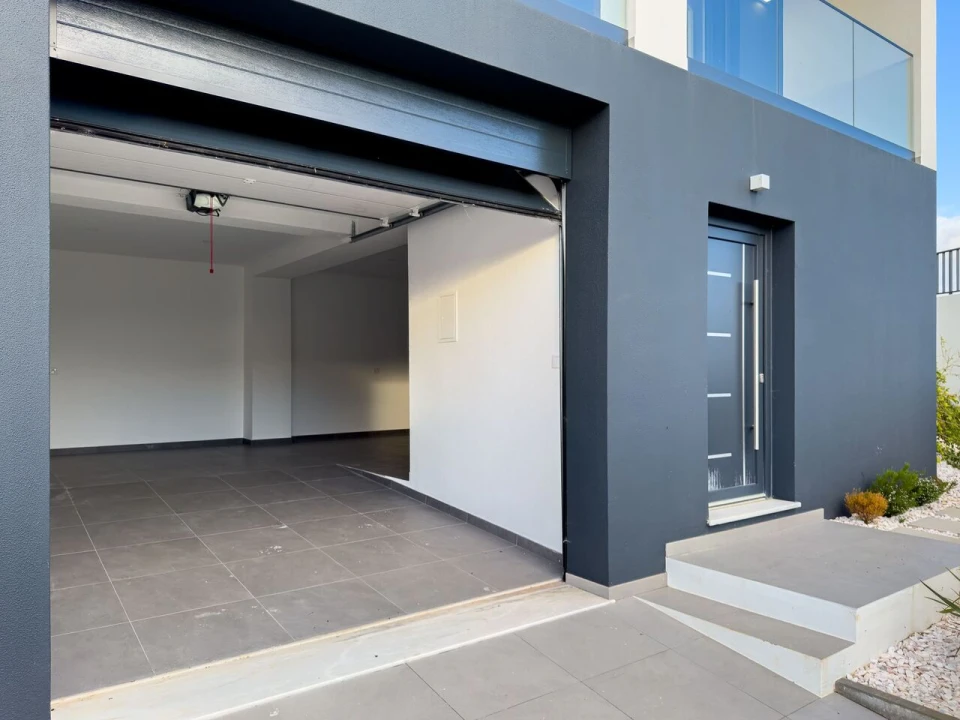 Moradia T4 para Venda em Carvoeira Foto 32