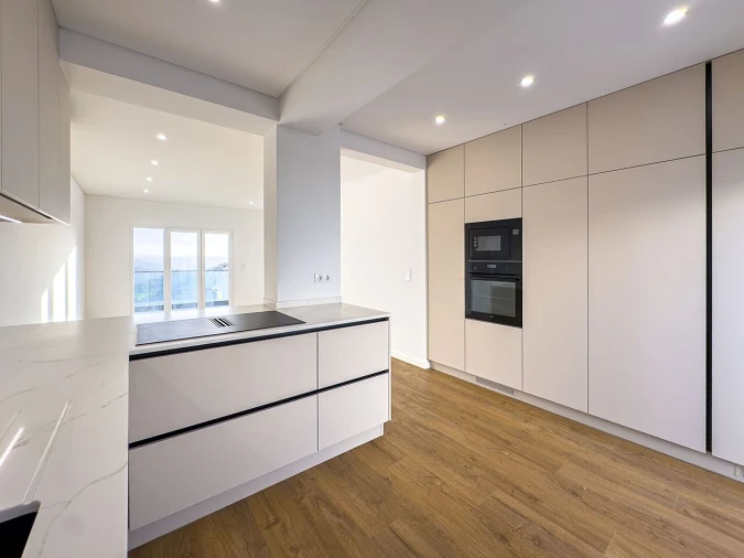 Moradia T4 para Venda em Carvoeira Foto 11