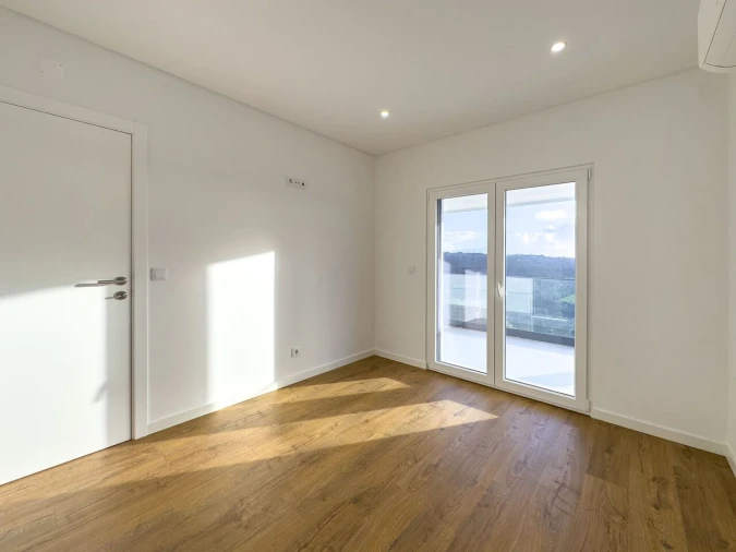 Moradia T4 para Venda em Carvoeira Foto 16