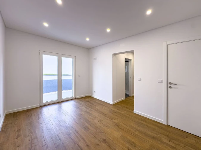 Moradia T4 para Venda em Carvoeira Foto 19