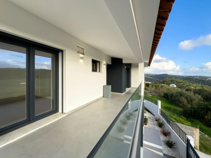 Moradia T4 para Venda em Carvoeira Foto 14